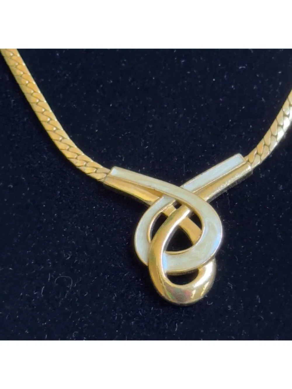 Avon Cream Enamel Twisted Knot Necklace Vintage Gold Tone Herringbone Twist